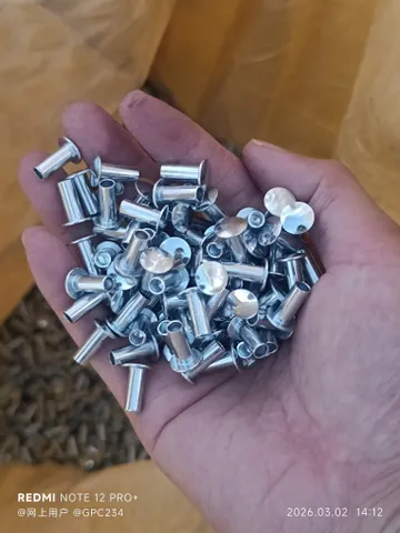 1000083823